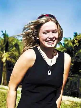 英国少女印度游玩遇害 身体器官不翼而飞(图)