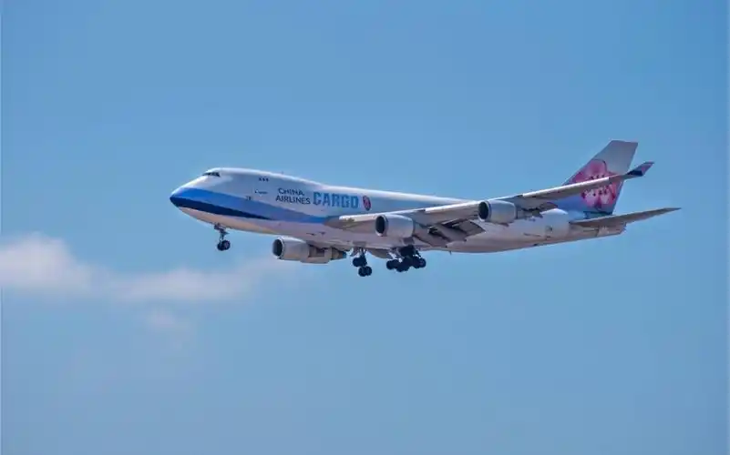 带你看华航波音747-8