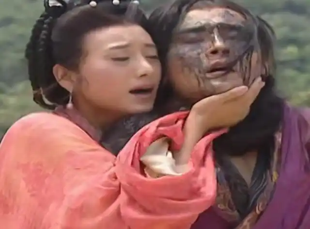 林平之是《笑傲江湖》中,从正派变为反派的人物,从镖局的小少爷到家道