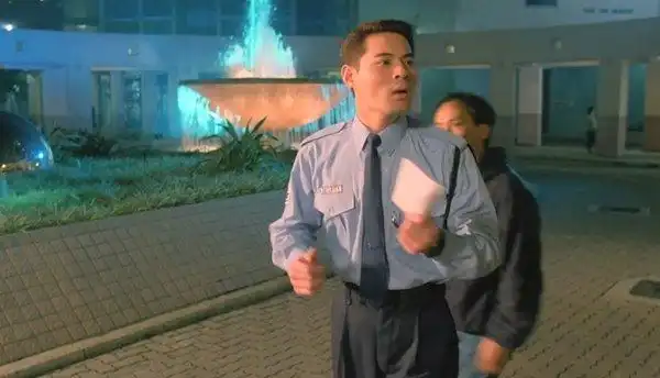 回魂夜里的六位保安都是熟脸其中一位是华山二老之一