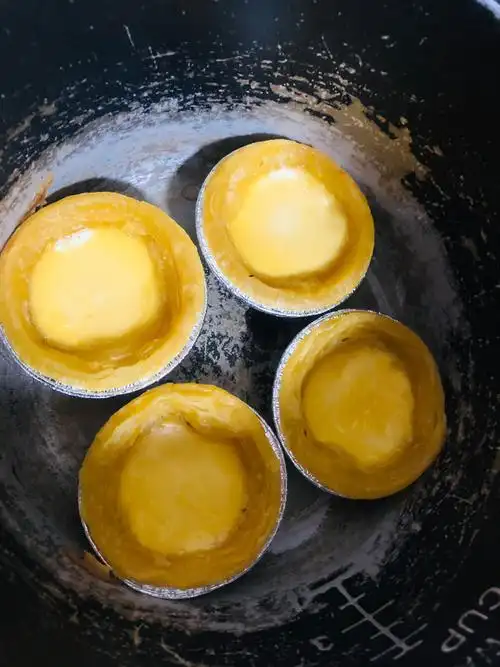 【【电饭煲版】蛋挞的做法步骤图,怎么做好吃】aineeeee_下厨房