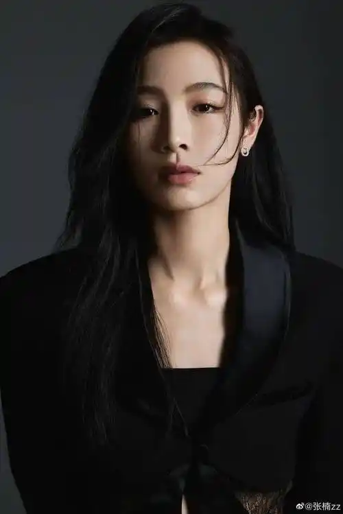 张楠,原名张南,1997年6月27日出生于辽宁省大连市.