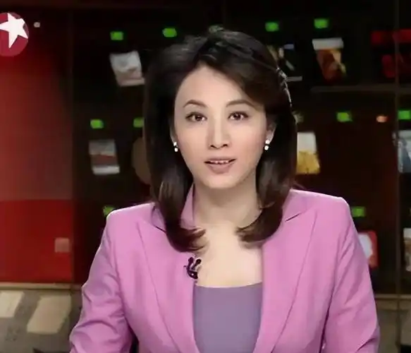 尹红:才貌双全的东方卫视主持人,主持风格稳重,深受