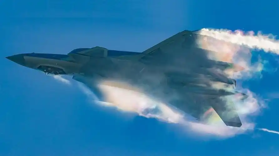 五张超帅的歼-20战斗机照片