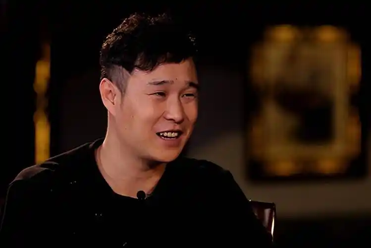 从"舞台才子"到跌落神坛,走到如此田地的小沈阳,究竟输在了哪_赵本山