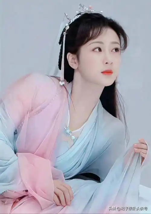 杨紫最好看的一次古装扮相,不是颜淡,也不是锦觅_造型_对比_电视剧