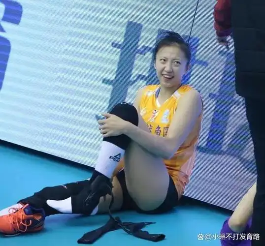 魏秋月vs丁霞论天赋魏秋月更强但论对排球的喜爱丁霞远远超出