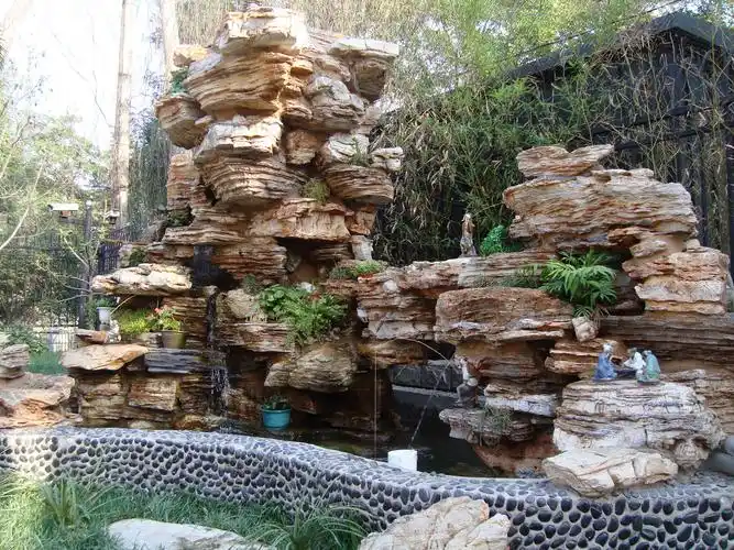 这也是我们整个景观设计的追求,就让天津私人庭院设计说说假山设计中