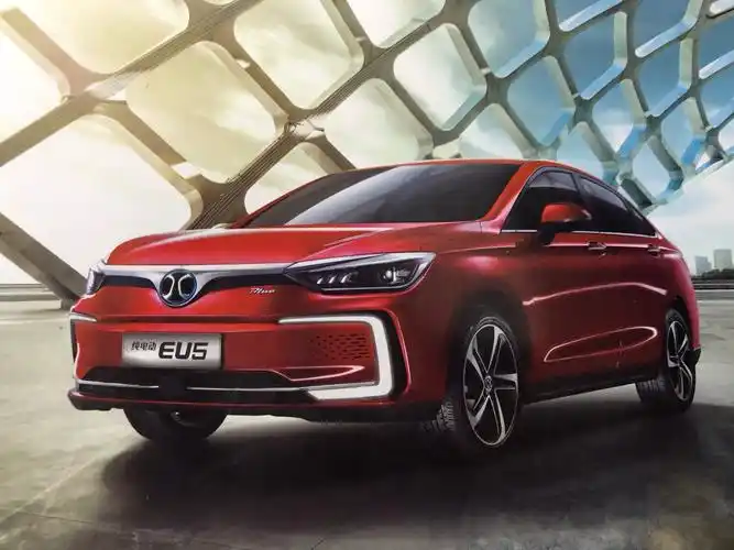 北汽eu5新能源车网约车首选品牌