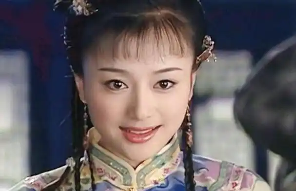 43岁秦岚直播被截图:失去了精修后,这状态是认真的吗?