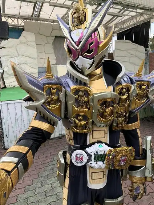 假面骑士崇皇时王官方皮套:吃瘪太多磨损严重 帝骑哥浮雕破损