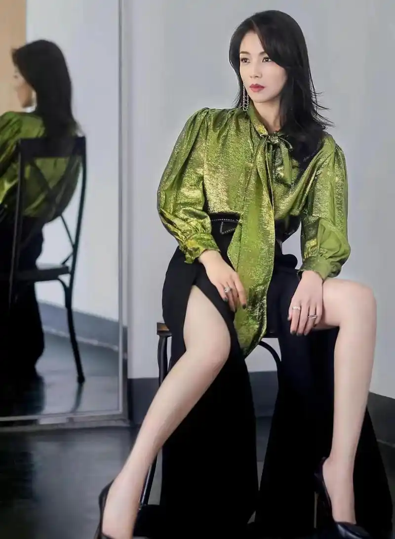 网友:气质女神刘涛脚踩尖头高跟鞋性感极了