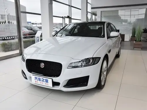 奇瑞捷豹路虎 捷豹xfl 2020款 xfl 2.0t p200 两驱赛旗版