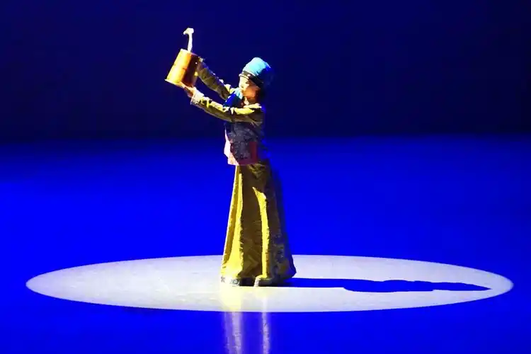 蒙古长调:娶亲(摄于包头响沙湾).