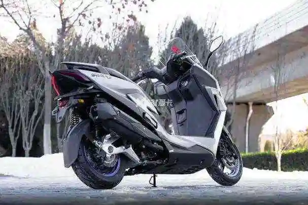 平踏板才是硬道理体验光阳赛艇st250