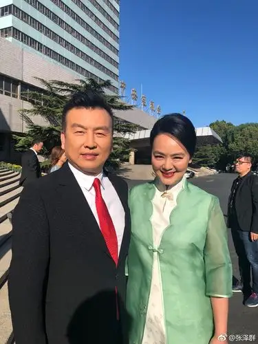 经历了什么?54岁央视春晚主持人张泽群胖到不敢认!