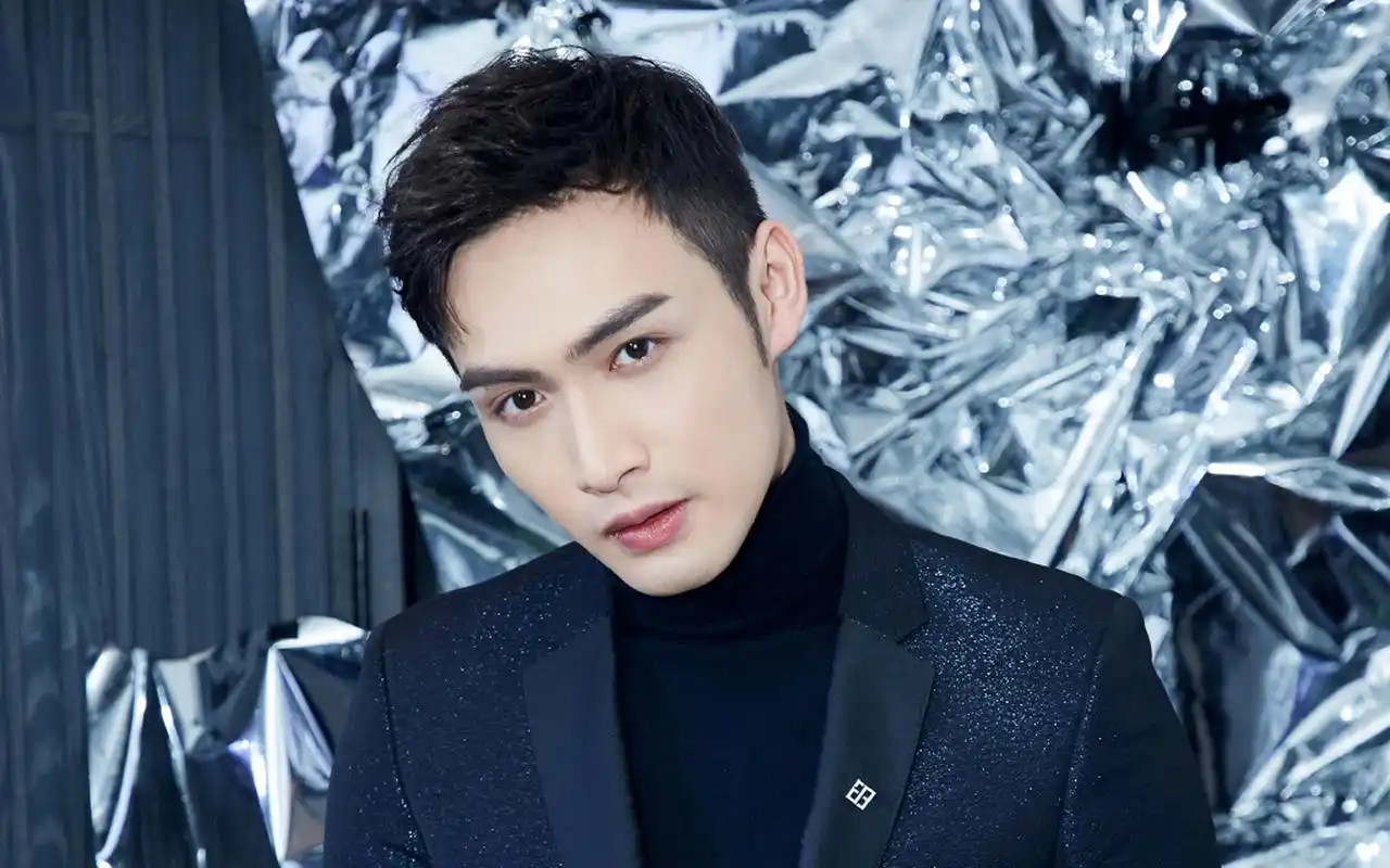 张彬彬帅气有型高清图片桌面壁纸