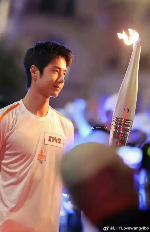 一波绿海顶峰相炬##王一博担任巴黎奥运火炬手#8位品牌金主组成高