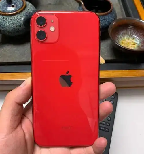 看今年苹果官方推出的新款iphone 11手机突破以往颜色选择少,价格又