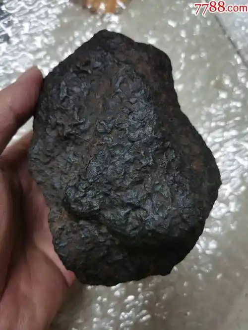 6762新疆碳质球粒陨石陨铁984克-价格:100元-se87657629-陨石-零售