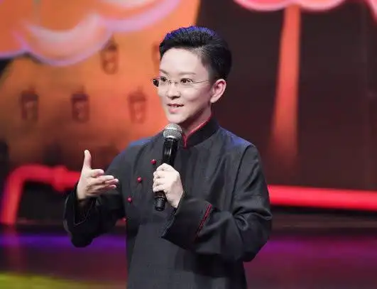 你见过京剧老生王珮瑜穿裙子吗早年旧照流出网友女装大佬