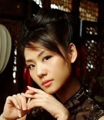 还记得《还珠格格》中的柳红吗?今43岁如少女,一直深藏不露_网易订阅