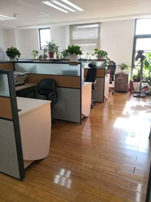 安检站综合办开展办公室环境卫生检查工作