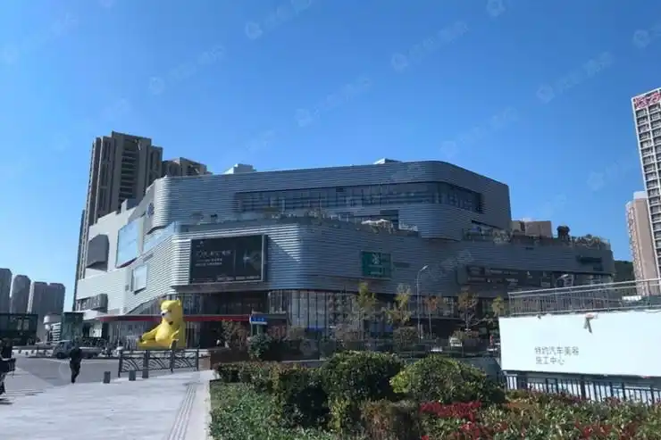 随后在2016年间,凯德mall,居然之家接连开业;至2019年保利广场接棒