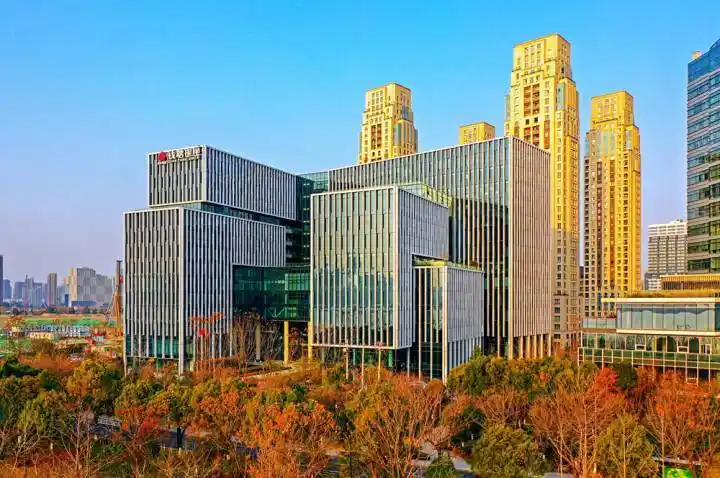 不忘初心勇闯新路中天控股集团25年再出发