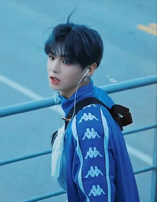 内娱明星神仙发色#来看黄明昊和他的发色合集91精致五官完美适配