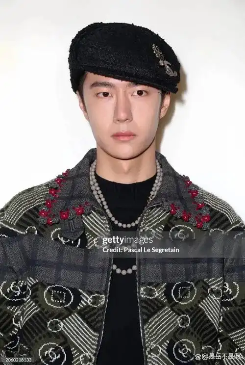 明星怼脸生图,王一博素颜抗打,肖战五官精致,刘诗诗状态一绝