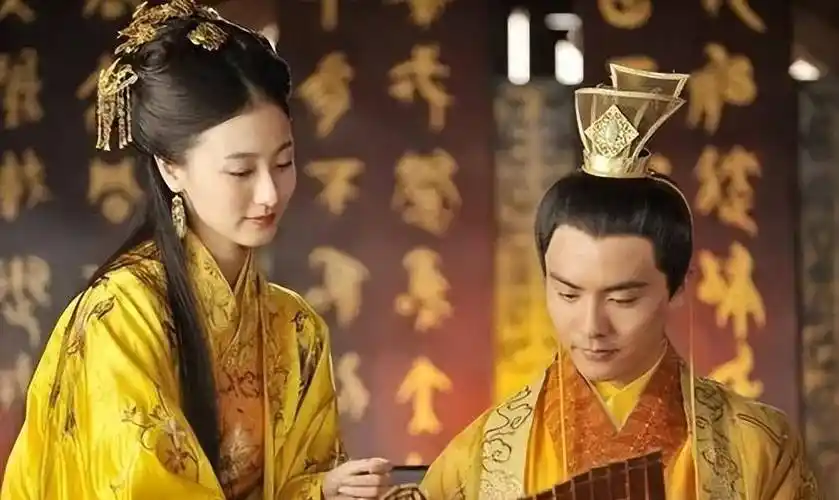 "小太宗"李忱:装疯卖傻的天花板,装傻36年当上了皇帝_李怡_宦官_皇宫