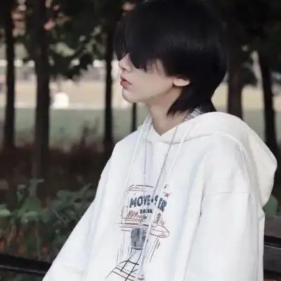 适合00后男生用的帅气阳光头像图片