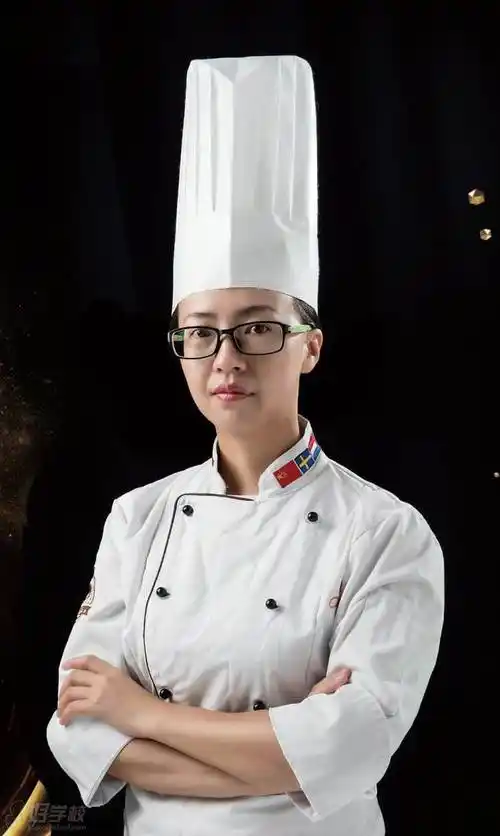 高级西点师九年西点行业从业经验王子厨房西点主厨339旋转餐厅西点