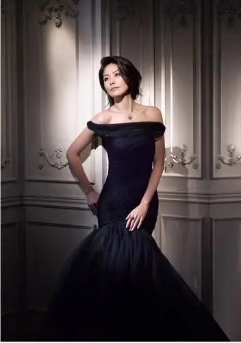 奚仲文携手george shum为陈慧琳塑造 金至尊珠宝"幸福女人"形象广告