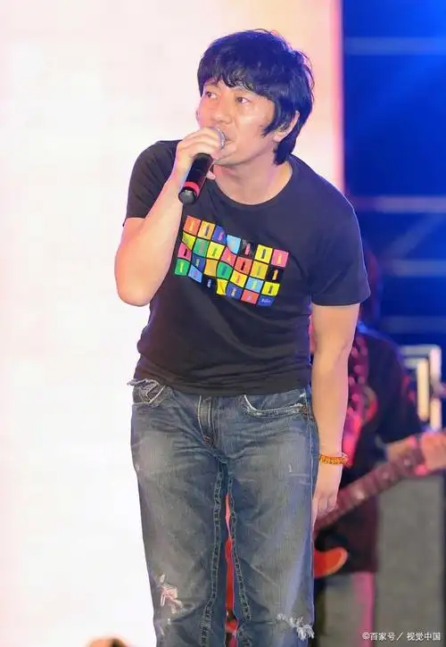 郑钧证明自己演唱会是真唱:嗓子都劈了!我们是人不是神!