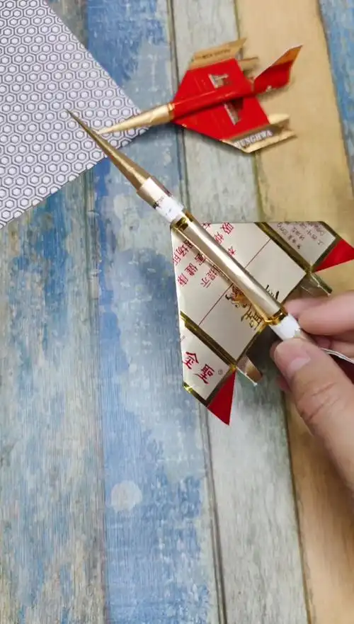 父亲节父亲节给老爸做了一个烟盒飞机他好喜欢祝天下所有的爸爸们节日