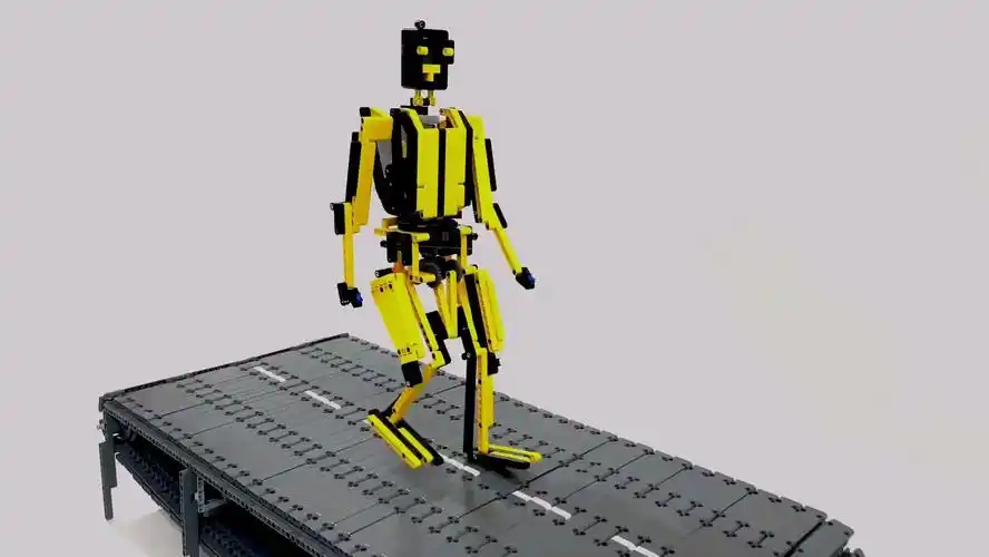 在跑步机上走路的乐高机器人