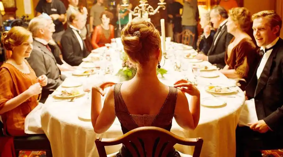 女人》:用婚姻的悲剧,来探讨虚荣心对自我的腐蚀性_奥莉_戴莫夫_丈夫