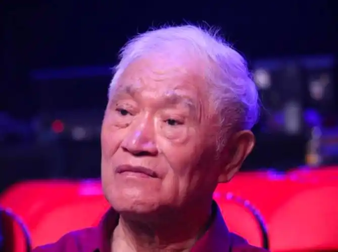 回顾牛犇的传奇人生6岁父母双亡11岁开始演戏85岁获终身成就奖