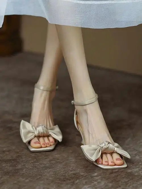 陈摸鱼气质优雅风丝绸细跟简约凉鞋来啦