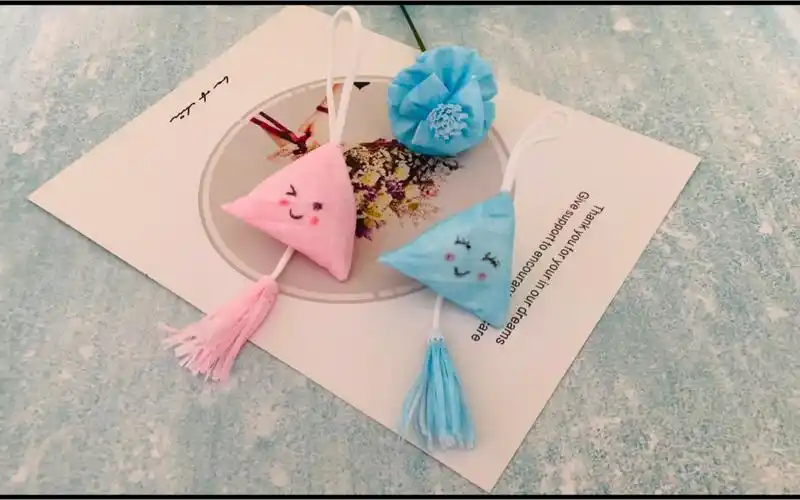 端午将至,用口罩制作粽子香囊,祝大家端午安康,粽有快乐相伴