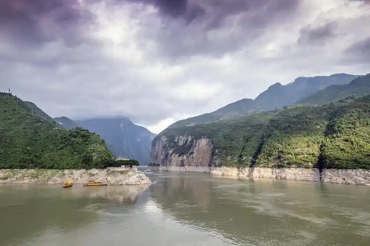【套图】人民币十元背面风景瞿塘峡夔门《生活》-蜂鸟网