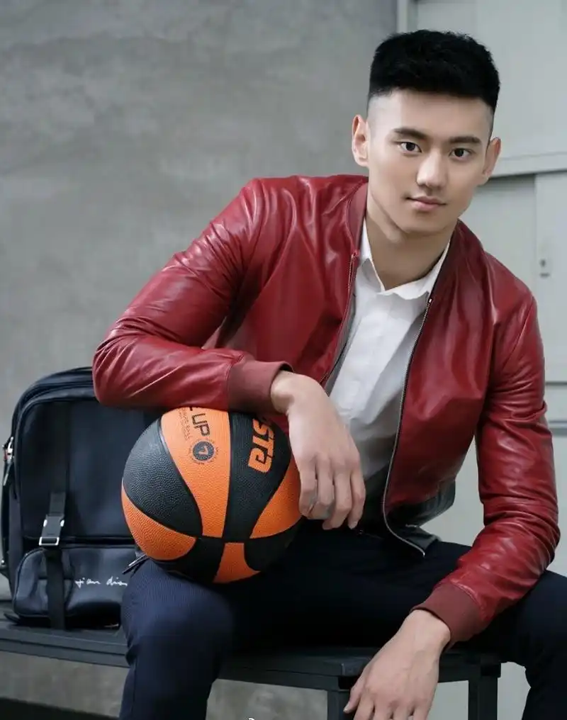 有一种贵族气质叫宁泽涛,看到穿西装的他,网友:霸道总裁范啊