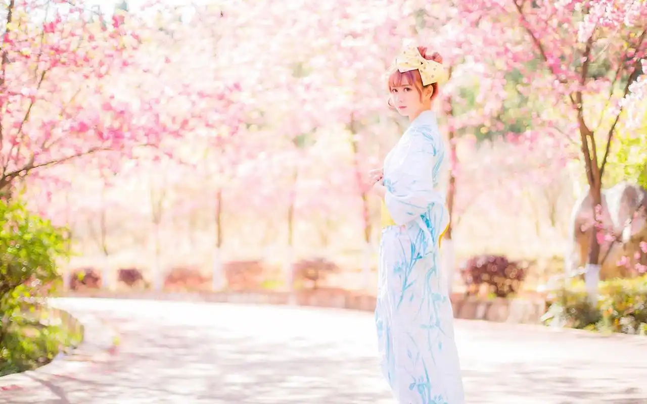 和服美女樱花下高清唯美文艺写真图片壁纸