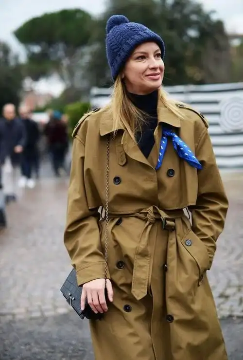 风衣 丝巾=秋天绝美造型