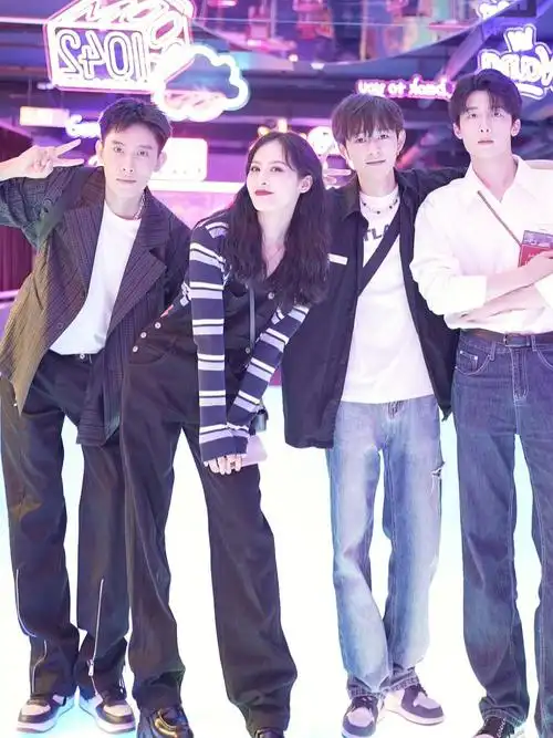 北京看展超级出片欧阳娜娜跨界艺术展