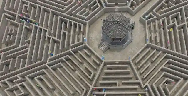 山东有个八卦迷宫, 高德地图在里面都失灵, 能走出来就是再世诸葛