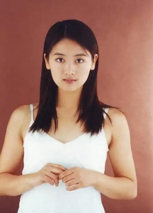 年8月4日出生于湖北武汉,毕业于上海戏剧学院表演系,中国内地女演员