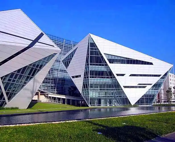 曼谷大学是一所实力强劲的私立大学,建立在泰国曼谷,是泰国建校最悠久